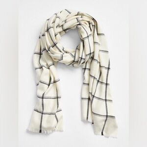 Gap Cozy Pattern Fringe Scarf